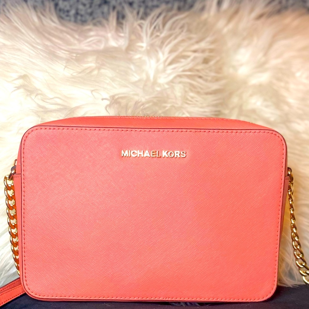 Michael Kors Pink Jet Set Large Crossbody Purse